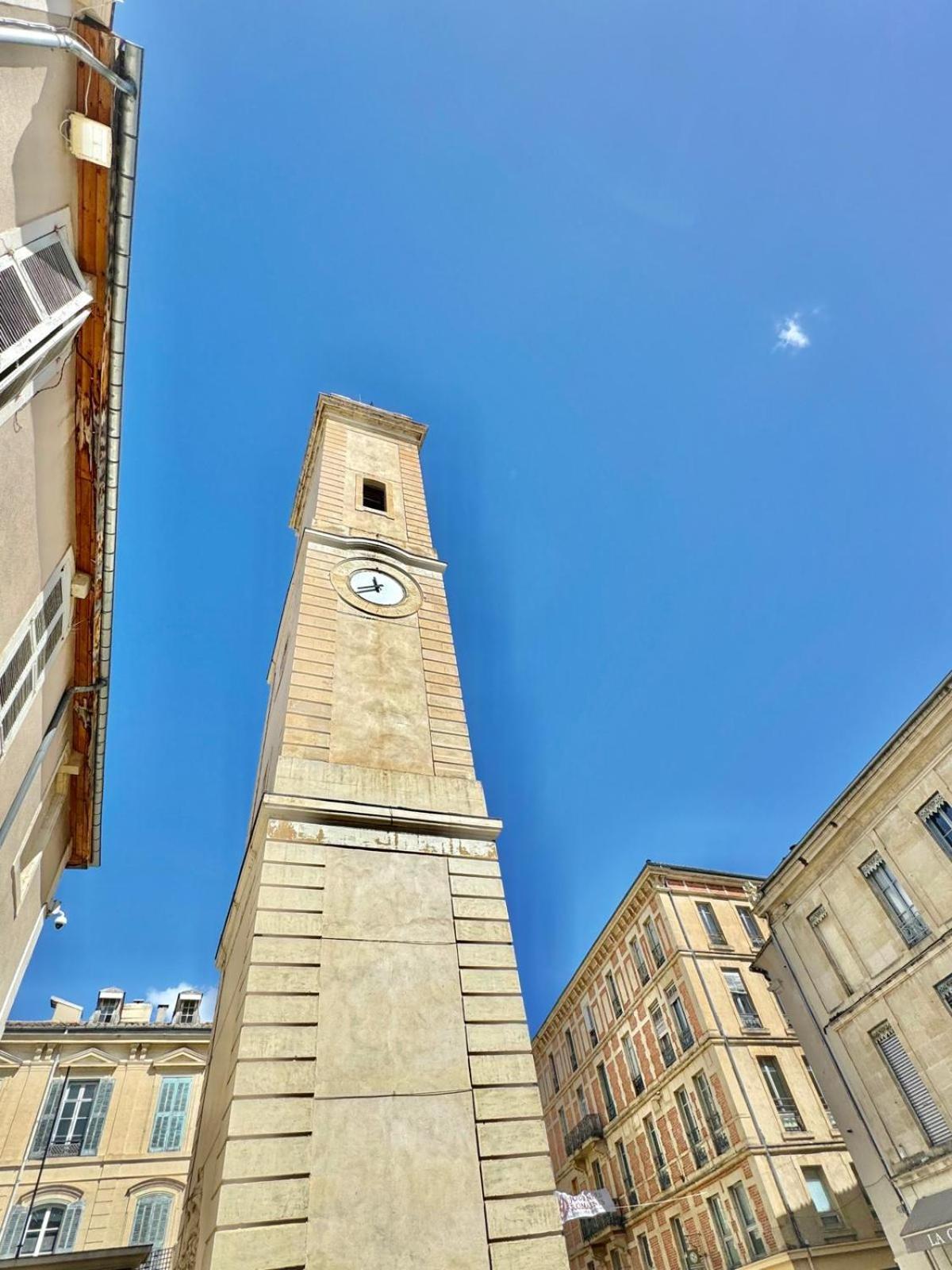 Au Coeur Du Centre Historique - Immeuble Classe - Terrasse - Climatise Nîmes Exteriör bild