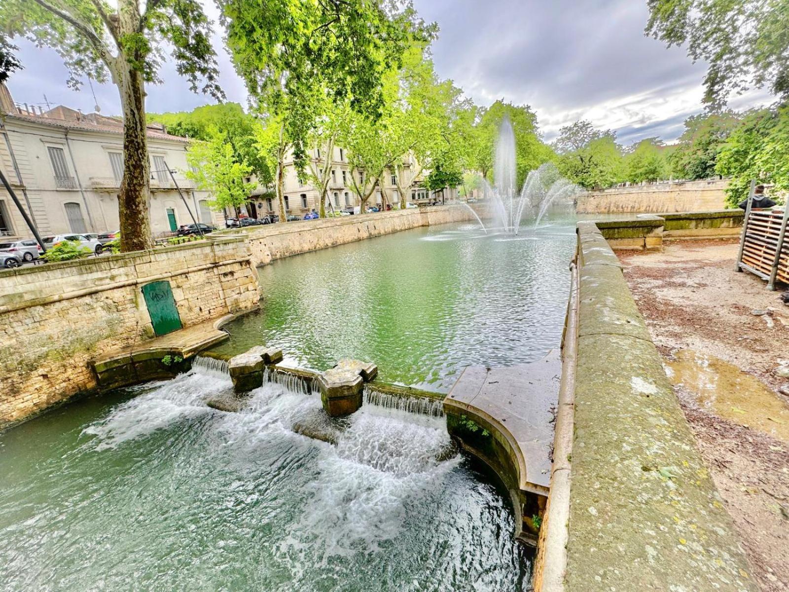 Au Coeur Du Centre Historique - Immeuble Classe - Terrasse - Climatise Nîmes Exteriör bild